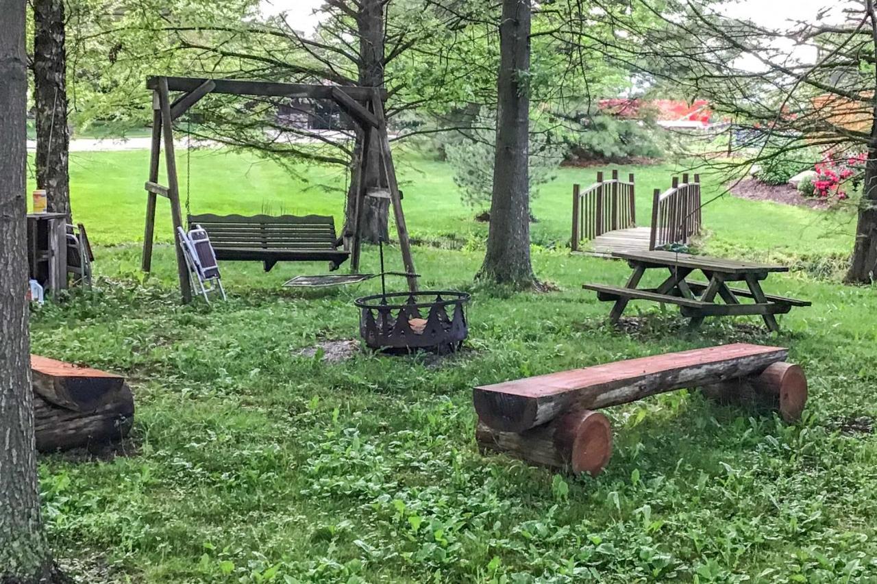 Honey House Cabin - A Quiet Countryside Retreat! Nappanee Exterior photo
