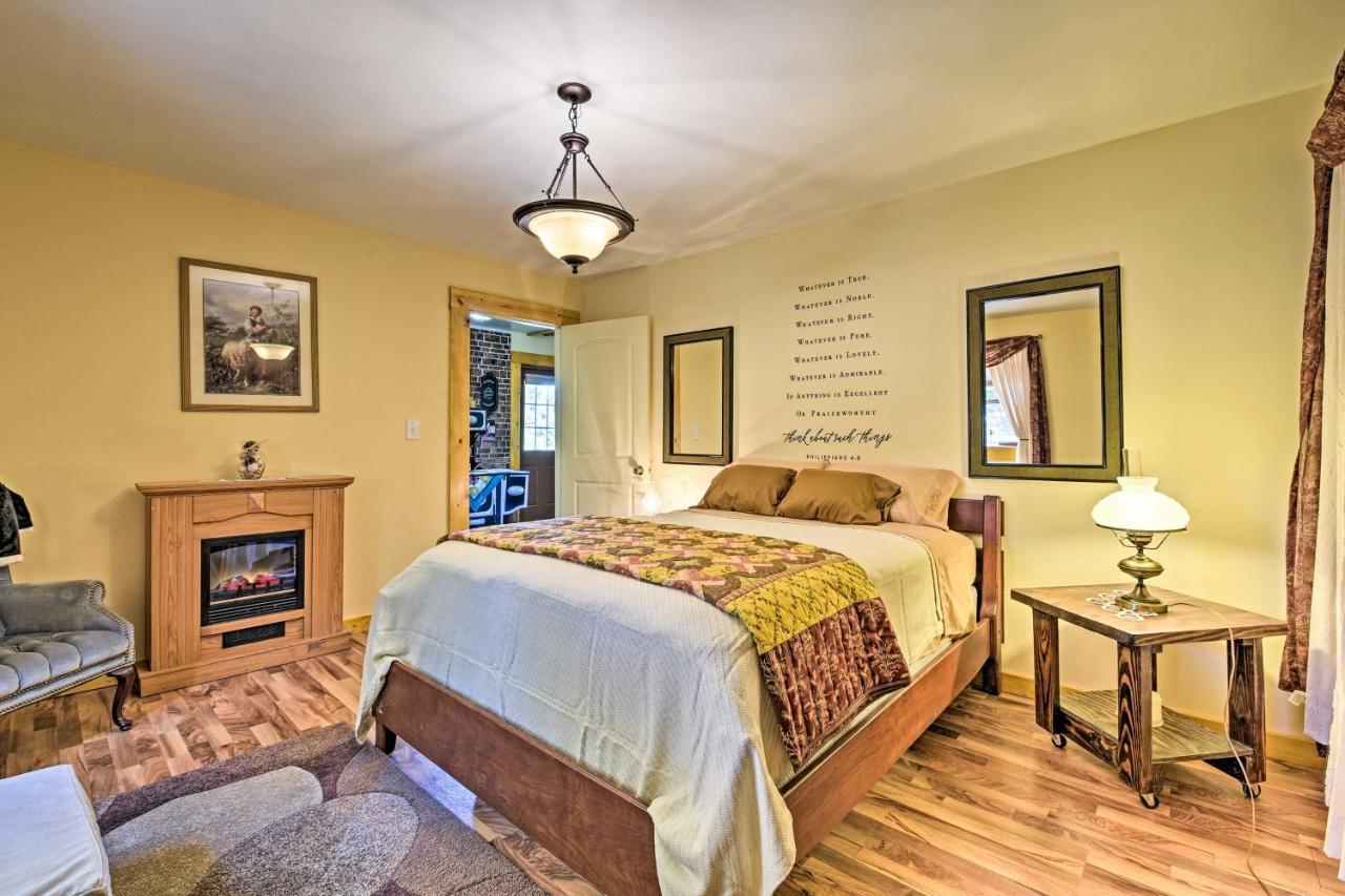 Honey House Cabin - A Quiet Countryside Retreat! Nappanee Exterior photo