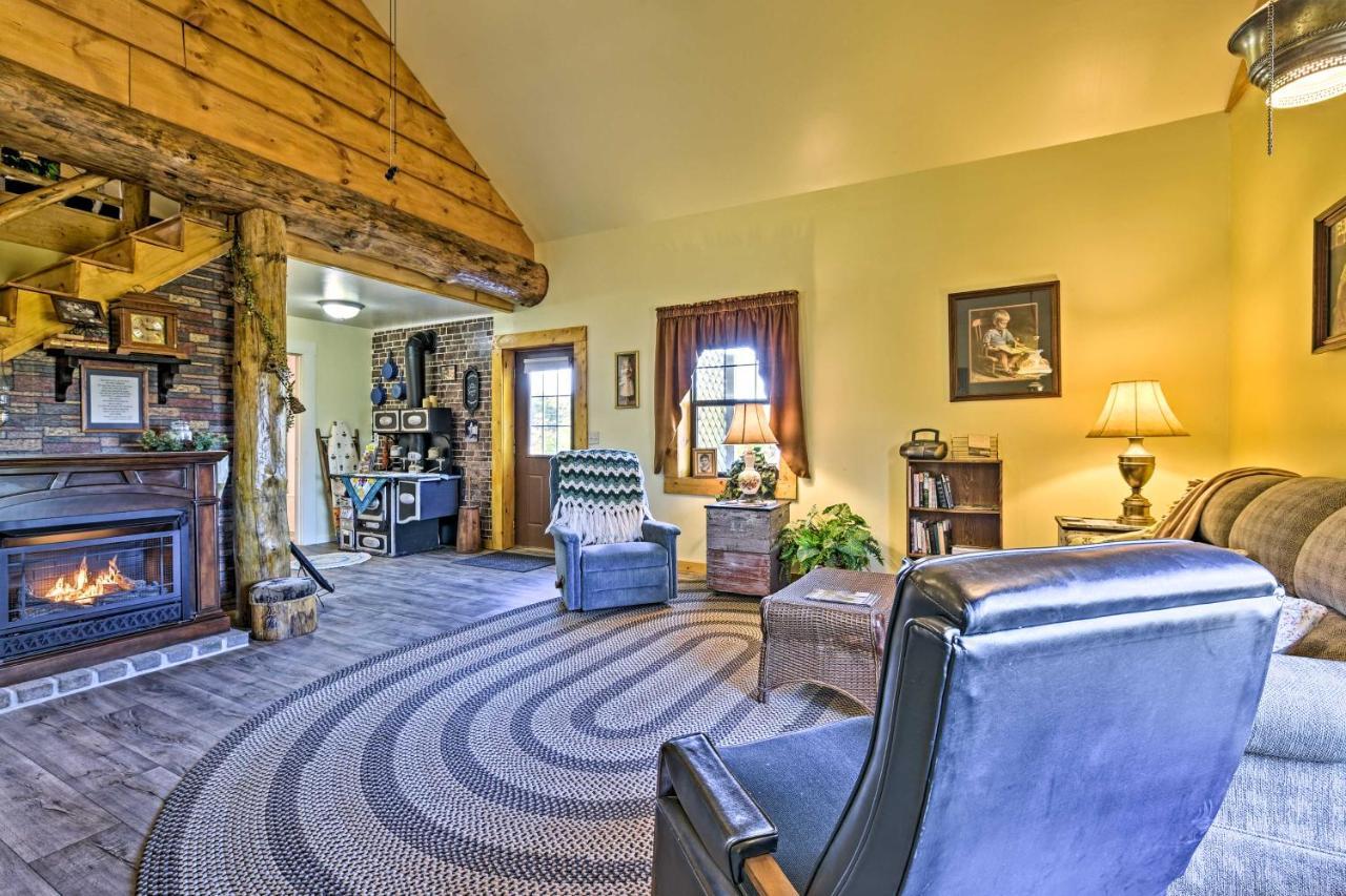 Honey House Cabin - A Quiet Countryside Retreat! Nappanee Exterior photo