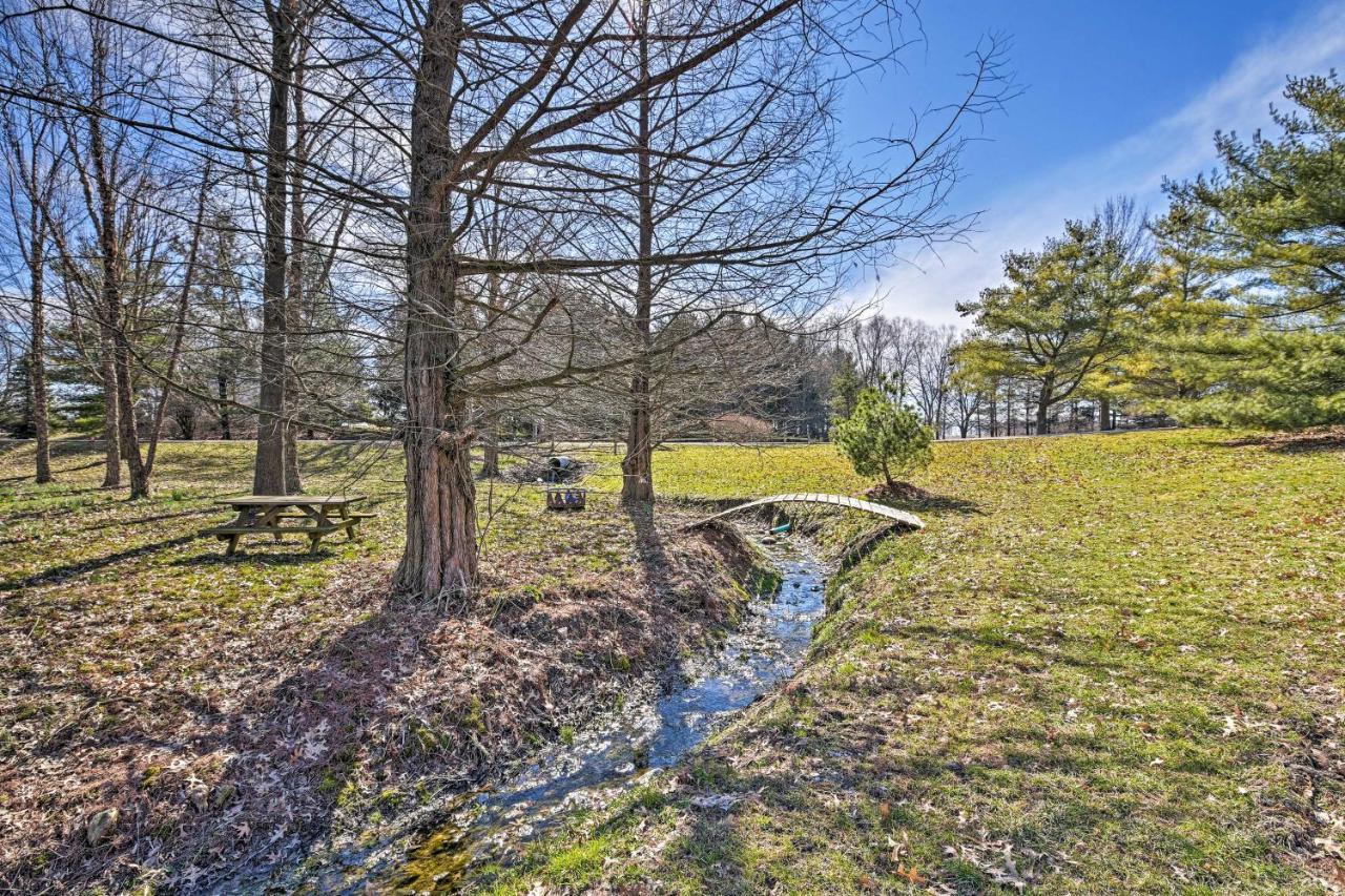 Honey House Cabin - A Quiet Countryside Retreat! Nappanee Exterior photo