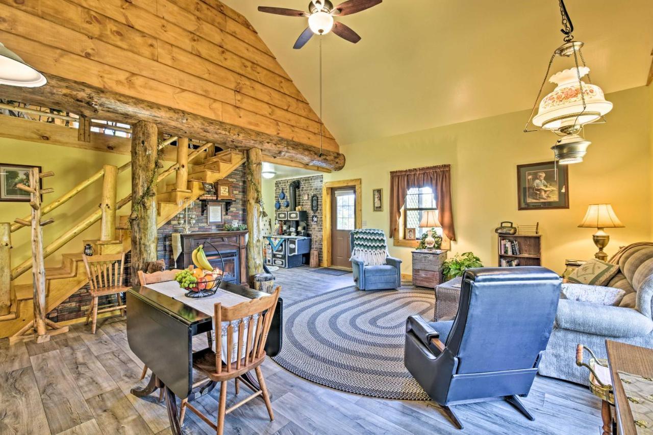 Honey House Cabin - A Quiet Countryside Retreat! Nappanee Exterior photo